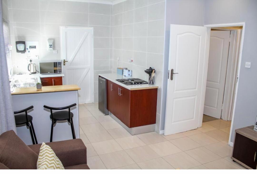 Thito Manor Apartment Maun Bagian luar foto