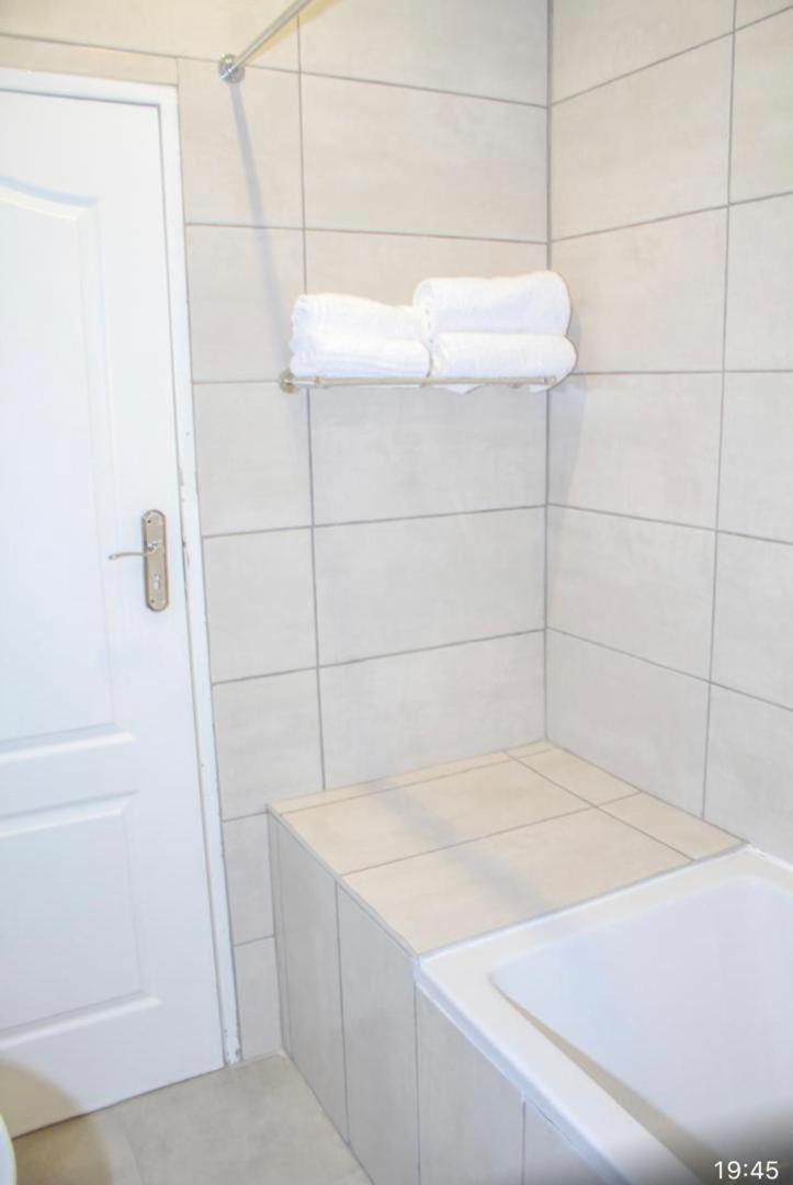 Thito Manor Apartment Maun Bagian luar foto